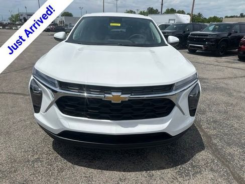 New 2026 Chevrolet Trax LS w/ LS Convenience Package FWD image 8