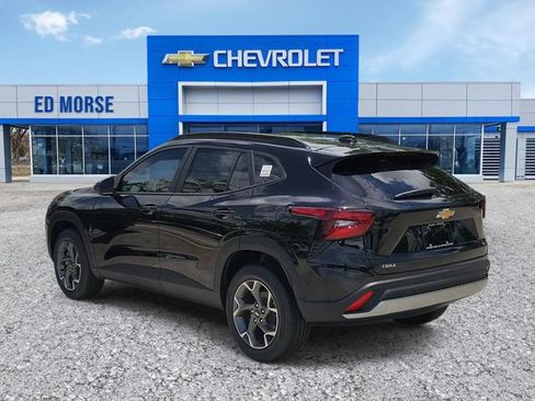 New 2026 Chevrolet Trax LT w/ Driver Confidence Package FWD image 4