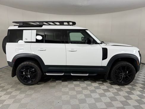 Used 2023 Land Rover Defender 110 S AWD/4WD image 9