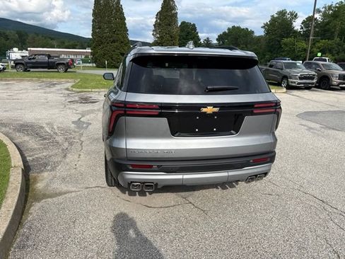 New 2026 Chevrolet Traverse LT w/ Driver Confidence Package AWD/4WD image 18