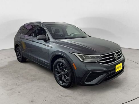 Used 2023 Volkswagen Tiguan SE AWD/4WD image 7