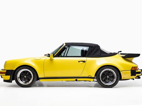 Used 1988 Porsche 911 Carrera RWD image 11