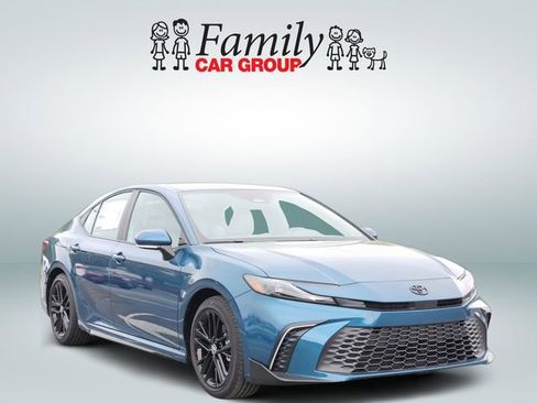 New 2026 Toyota Camry SE image 2