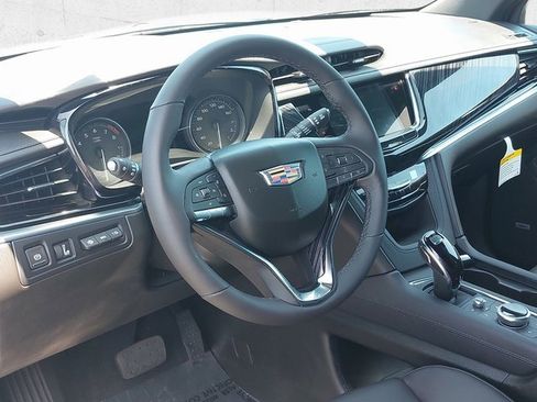 Used 2025 Cadillac XT6 Premium Luxury w/ Technology Package image 19