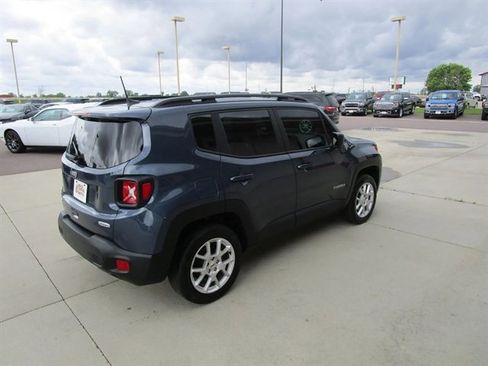 Used 2022 Jeep Renegade Latitude w/ Convenience Group image 8