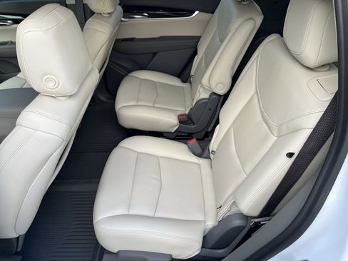 Used 2024 Cadillac XT6 Premium Luxury w/ Technology Package image 14