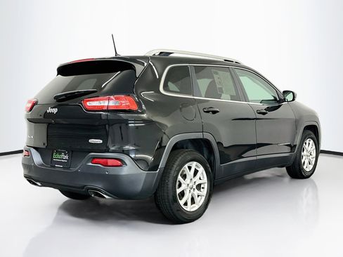 Used 2017 Jeep Cherokee Latitude w/ Safety/Convenience Group AWD/4WD image 9