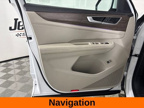 Used 2024 Volkswagen Atlas SEL Premium R-Line AWD/4WD image 11
