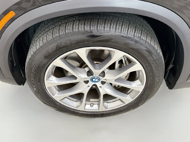 Used 2024 BMW X5 xDrive50e w/ Premium Package AWD/4WD image 32