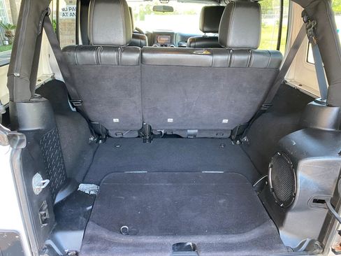 Used 2012 Jeep Wrangler Unlimited Sahara w/ Dual Top Group AWD/4WD image 18