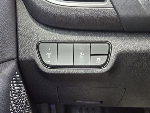 Certified 2025 Kia Seltos EX w/ EX Sunroof Package FWD image 24