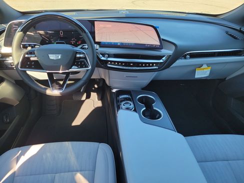 New 2026 Cadillac Lyriq Premium Luxury image 18