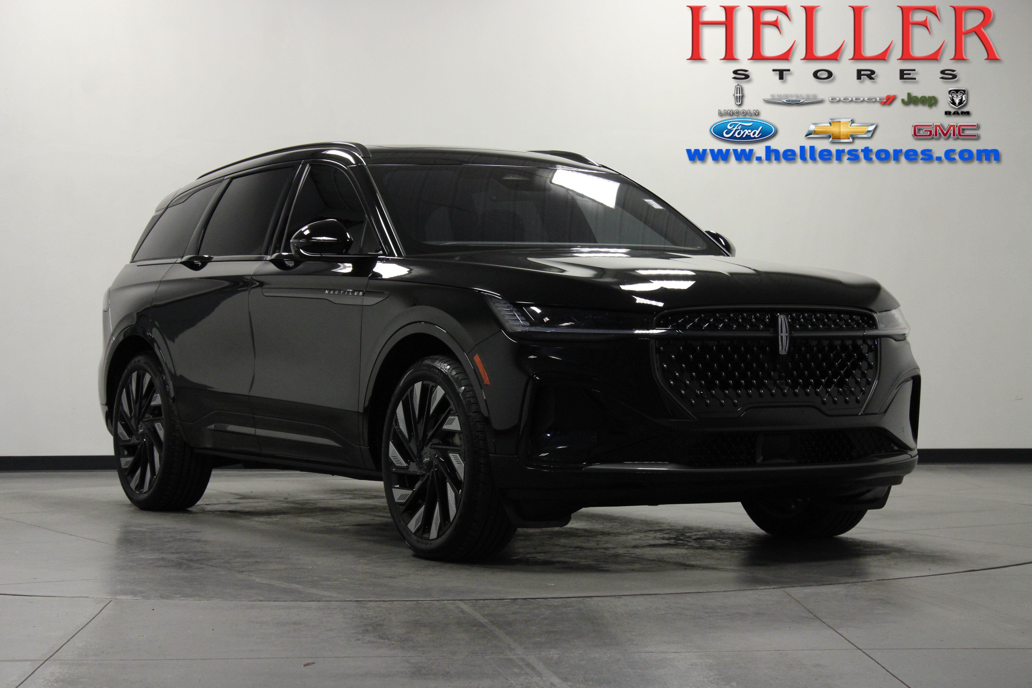 Used 2025 Lincoln Nautilus Reserve w/ Jet Appearance Package AWD/4WD image 1