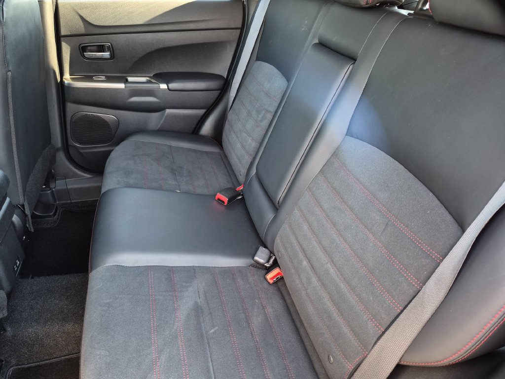 Used 2025 Mitsubishi Outlander Sport SE AWD/4WD image 27