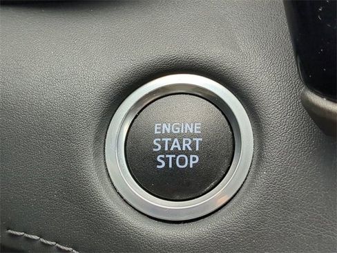 Certified 2021 Toyota Highlander L image 26