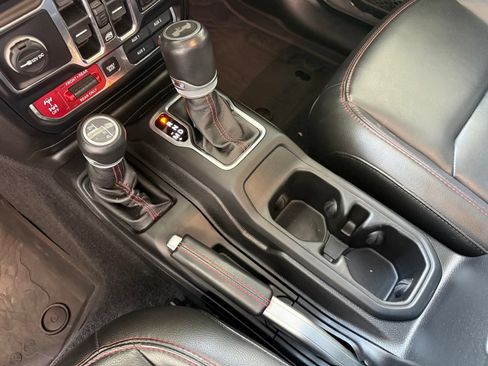 Used 2020 Jeep Wrangler Unlimited Rubicon w/ Uconnect 4C Nav & Sound Group AWD/4WD image 17
