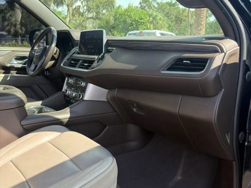 Used 2021 GMC Yukon XL SLT w/ Rear Media and Nav Package AWD/4WD image 9