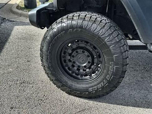 Used 2018 Jeep Wrangler Unlimited Sport S image 9