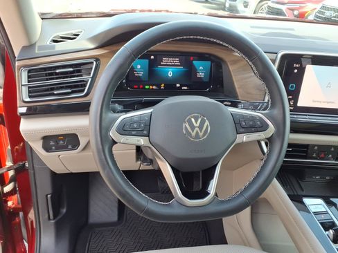 Used 2025 Volkswagen Atlas SE FWD image 7