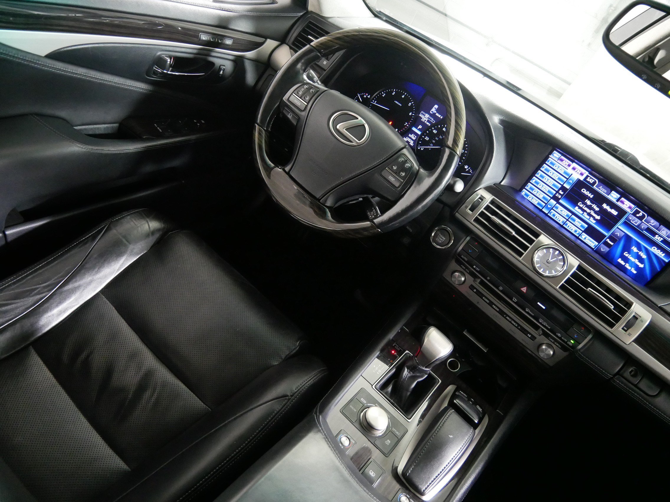Used 2013 Lexus LS 460 L AWD/4WD image 9