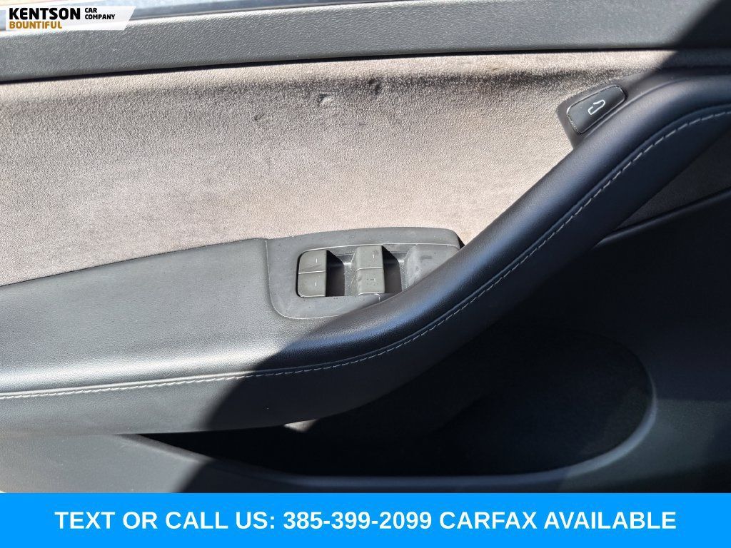Used 2024 Tesla Model Y Performance AWD/4WD image 16