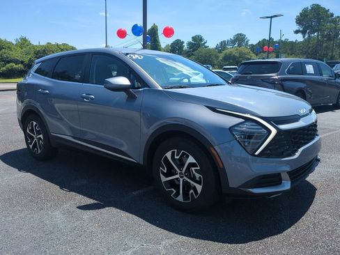 Used 2024 Kia Sportage EX image 2