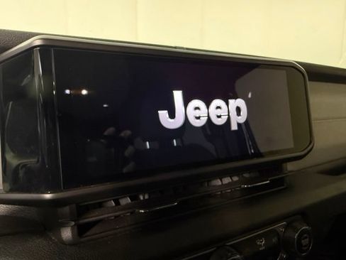 Used 2024 Jeep Wrangler Unlimited Sport AWD/4WD image 18