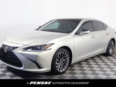 Used 2025 Lexus ES 350 w/ Luxury Package