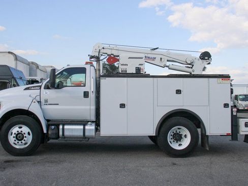 Used 2019 Ford F750 2WD Regular Cab Super Duty image 5