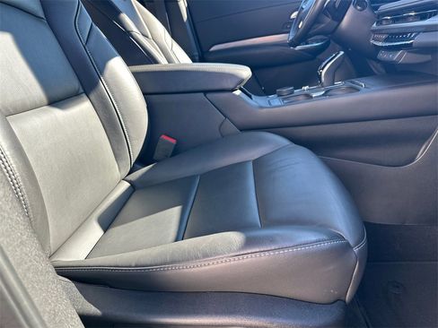 Certified 2025 Cadillac XT4 Premium Luxury image 13