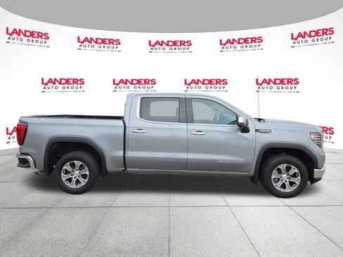 Used 2024 GMC Sierra 1500 SLT image 2
