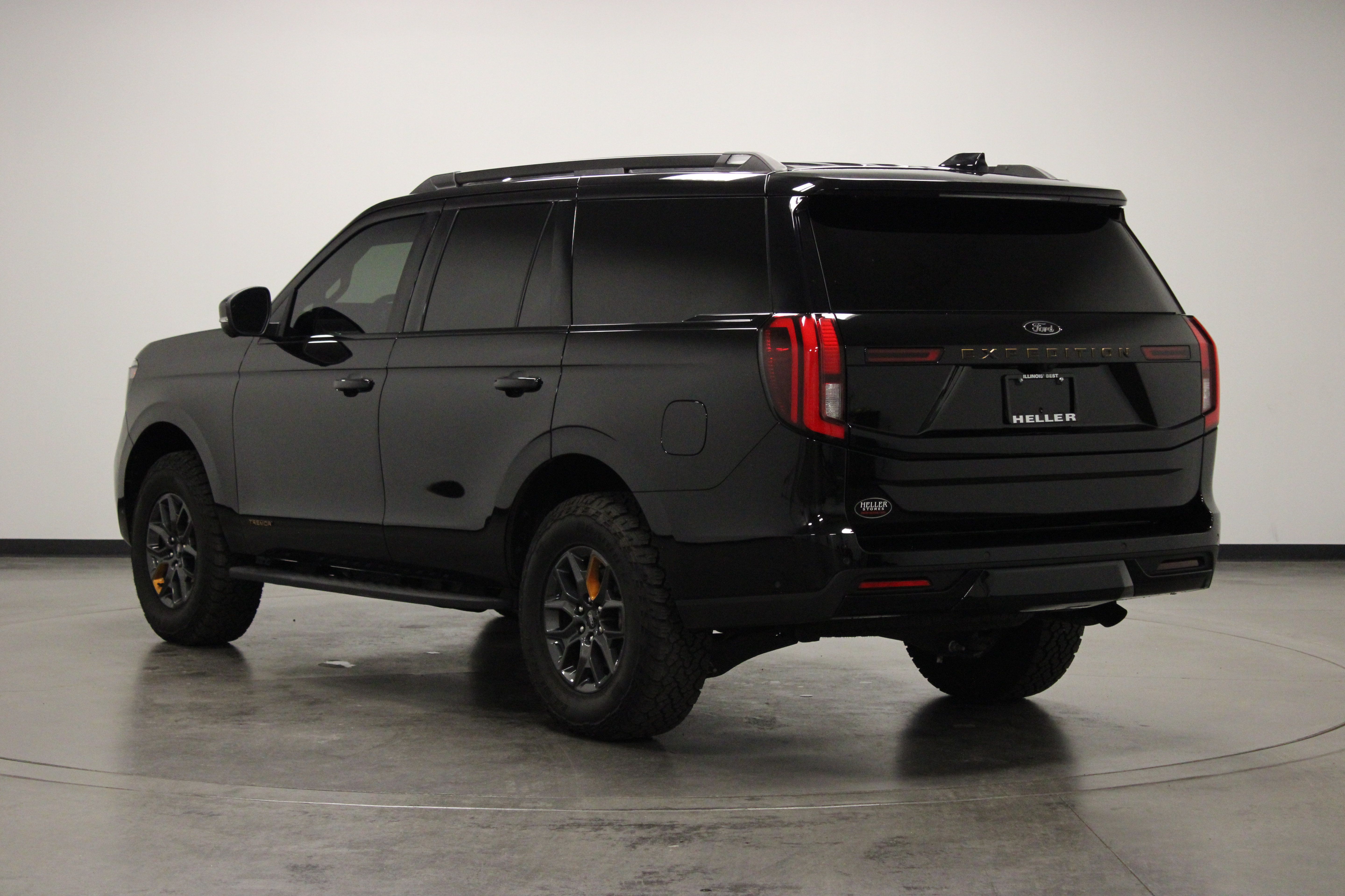 Used 2025 Ford Expedition Tremor AWD/4WD image 6