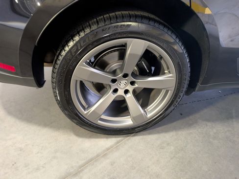 Certified 2025 Porsche Macan image 17