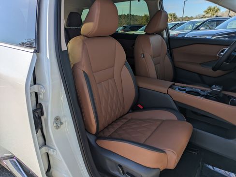 New 2026 Nissan Rogue Platinum w/ Platinum Premium Package AWD/4WD image 37