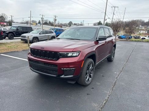 New 2025 Jeep Grand Cherokee L Limited w/ Trailer Tow Package image 3