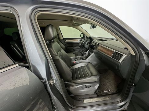 Used 2019 Volkswagen Atlas SEL Premium image 30