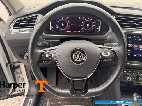 Used 2019 Volkswagen Tiguan SEL Premium image 17