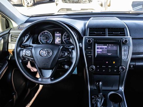 Certified 2017 Toyota Camry LE image 23