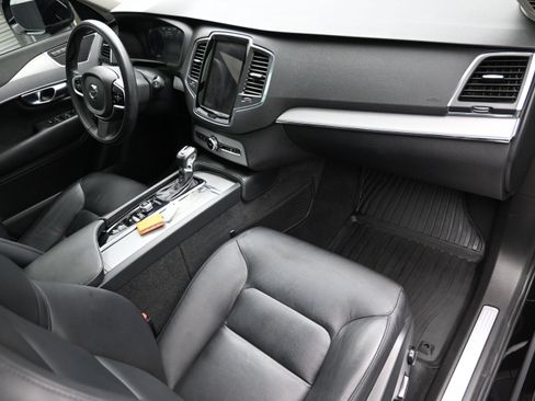 Used 2021 Volvo XC90 T5 Momentum w/ Protection Package Premier FWD image 40