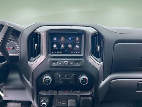 Used 2022 Chevrolet Silverado 1500 Custom Trail Boss w/ Safety Confidence Package image 12