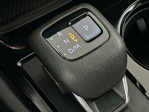 Used 2022 Nissan Rogue SV image 17