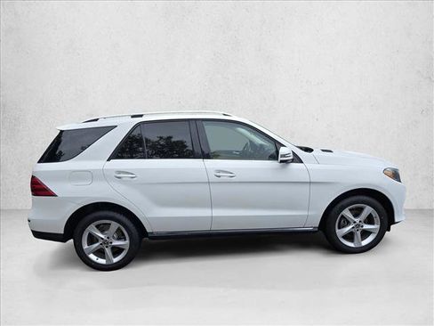 Used 2018 Mercedes-Benz GLE 350 4MATIC image 4