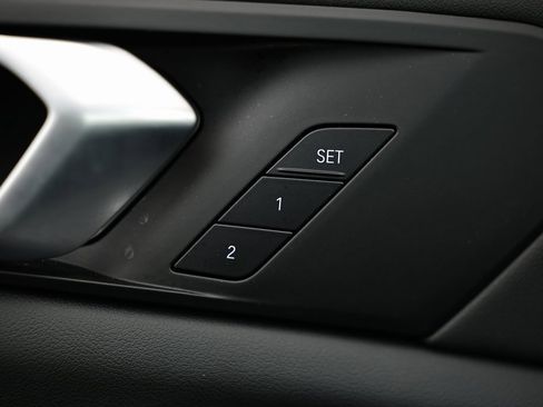 Used 2025 BMW X5 xDrive50e w/ Executive Package image 16