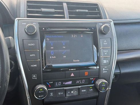 Used 2017 Toyota Camry XLE w/ Moonroof Package FWD image 22