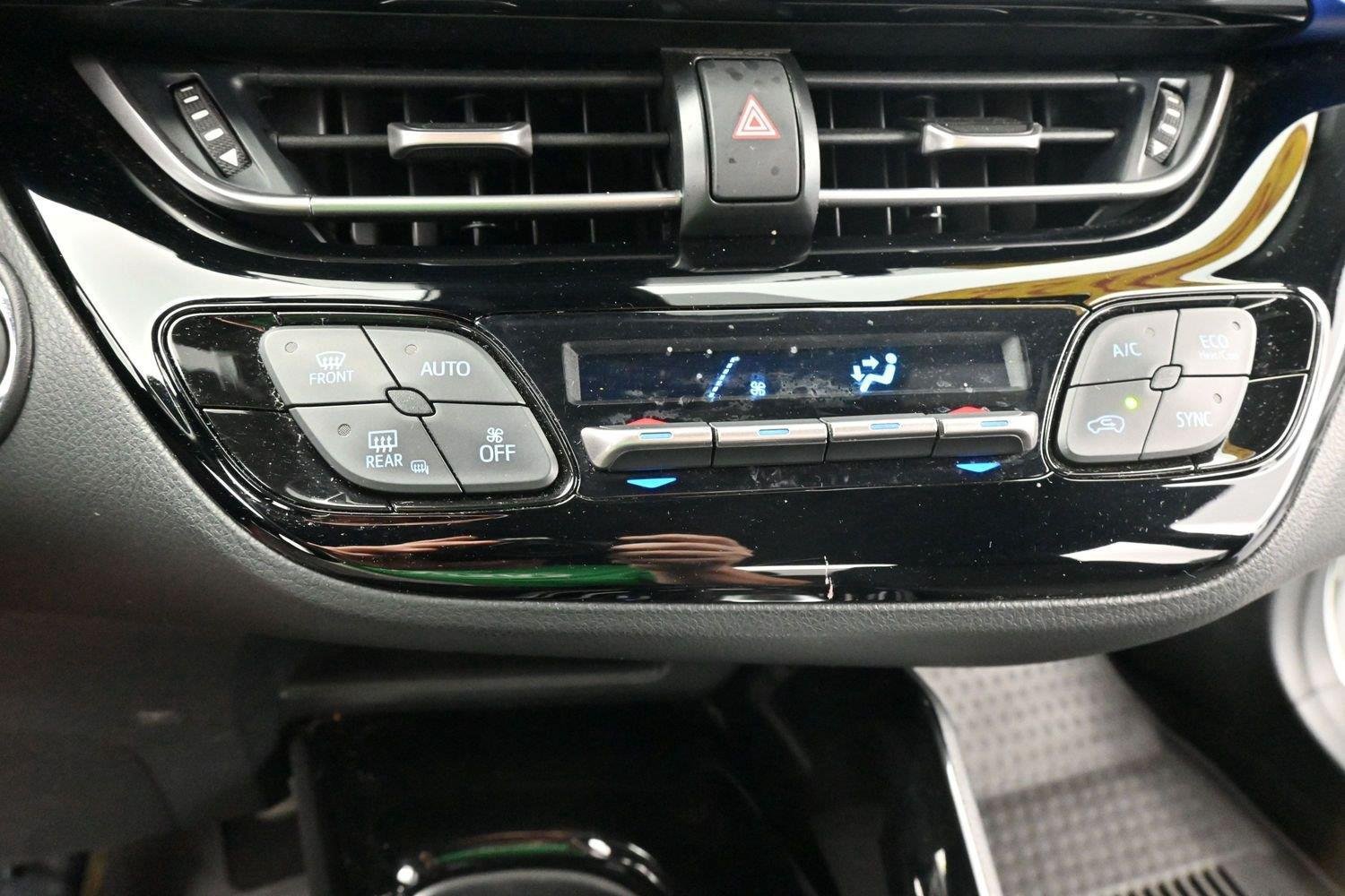 Used 2022 Toyota C-HR XLE FWD image 22