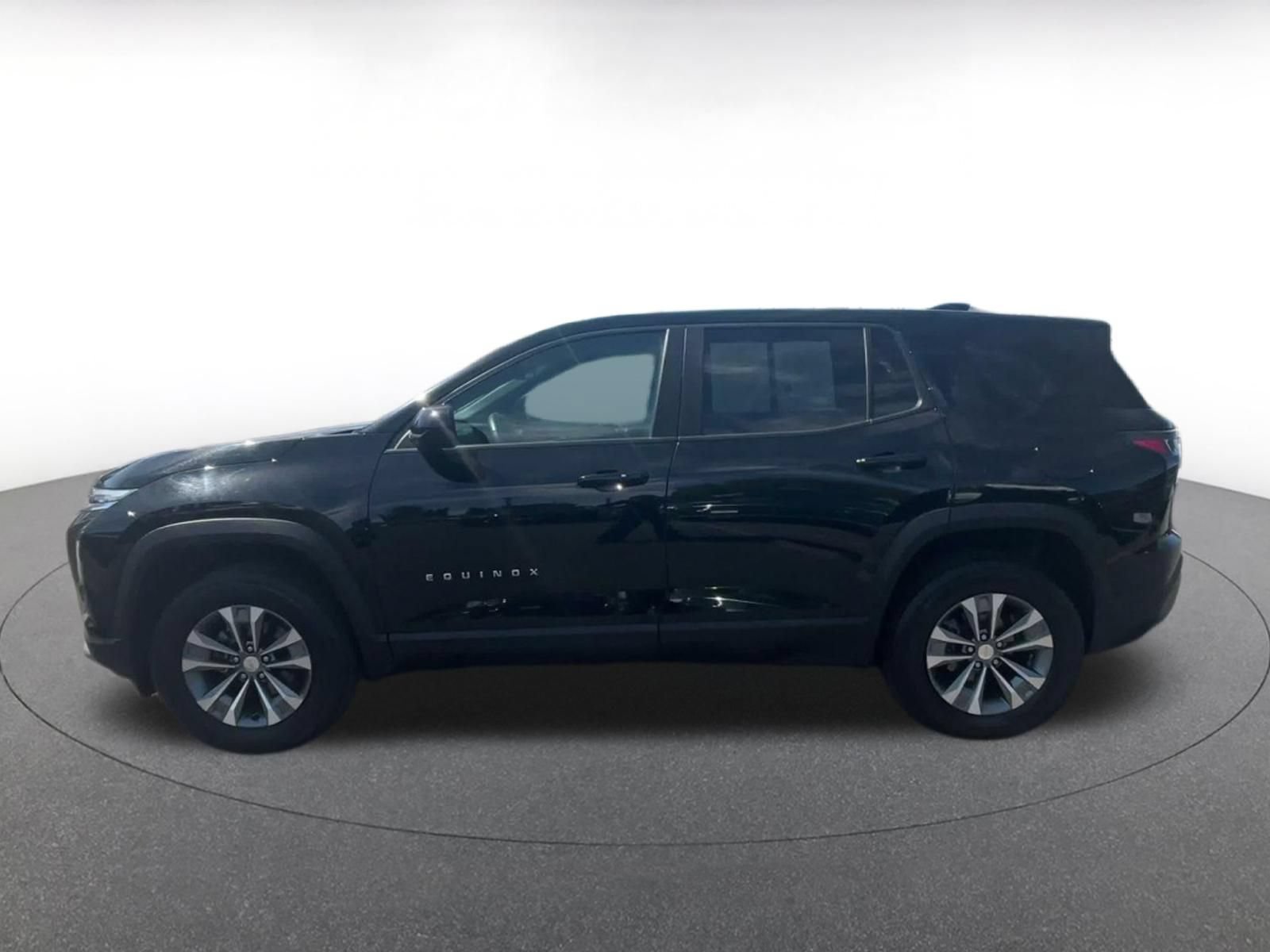 Used 2025 Chevrolet Equinox LT FWD image 8