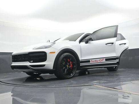 Certified 2022 Porsche Cayenne Turbo GT AWD/4WD image 32