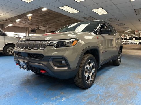 Used 2022 Jeep Compass Trailhawk w/ Trailhawk Elite Group image 13