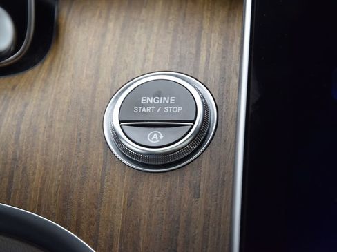 Certified 2024 Mercedes-Benz C 300 Sedan image 32