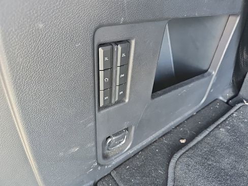 Used 2022 Ford Expedition Limited w/ Equipment Group 304A AWD/4WD image 6